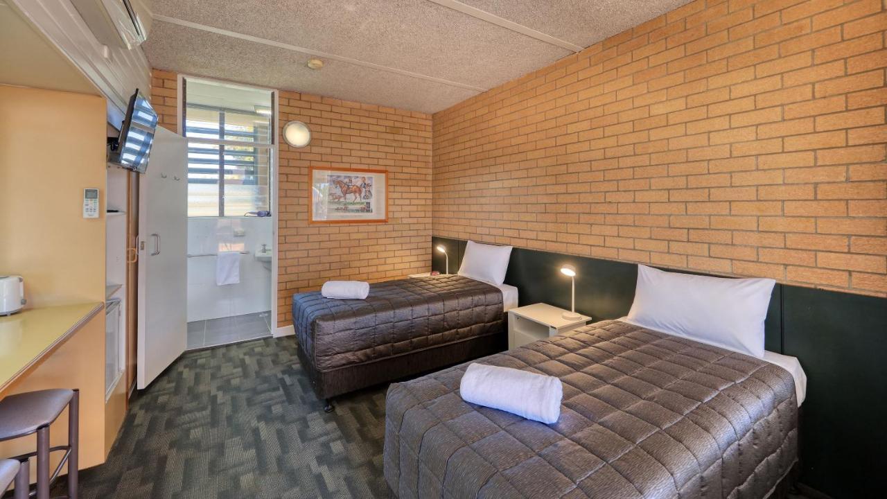 Goondiwindi Motel Bagian luar foto