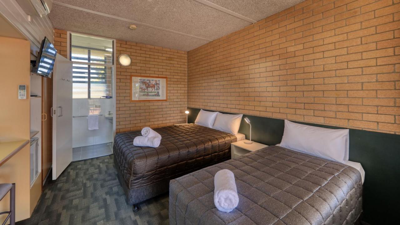 Goondiwindi Motel Bagian luar foto